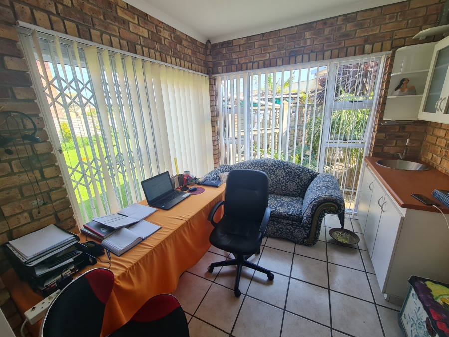 3 Bedroom Property for Sale in Jeffreys Bay Central Eastern Cape
